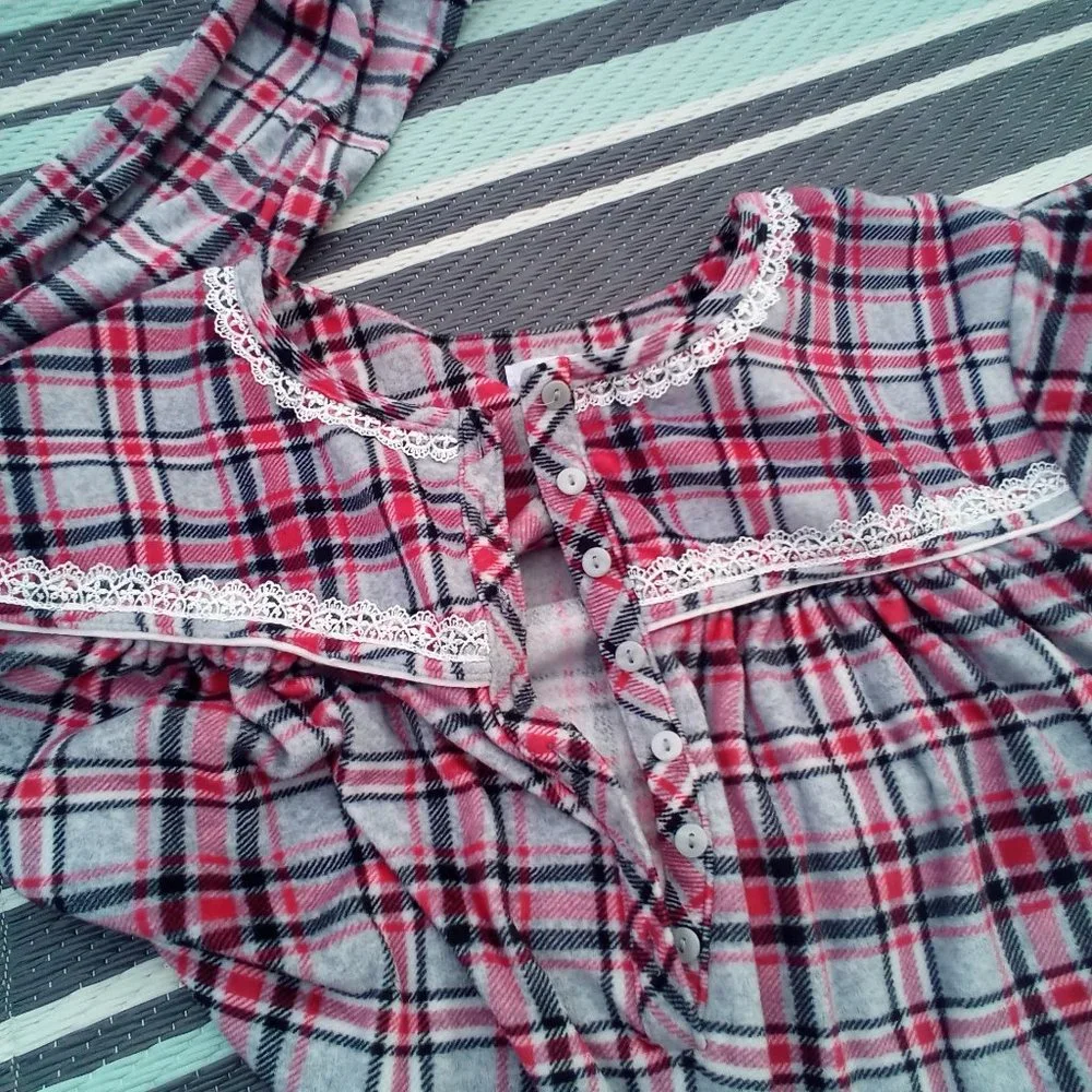NWOT SECRET TREASURE SLEEP WEAR GOWN